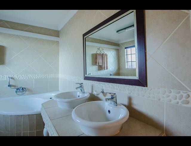 13 BEDROOM GUEST HOUSE FOR SALE IN JATNIEL